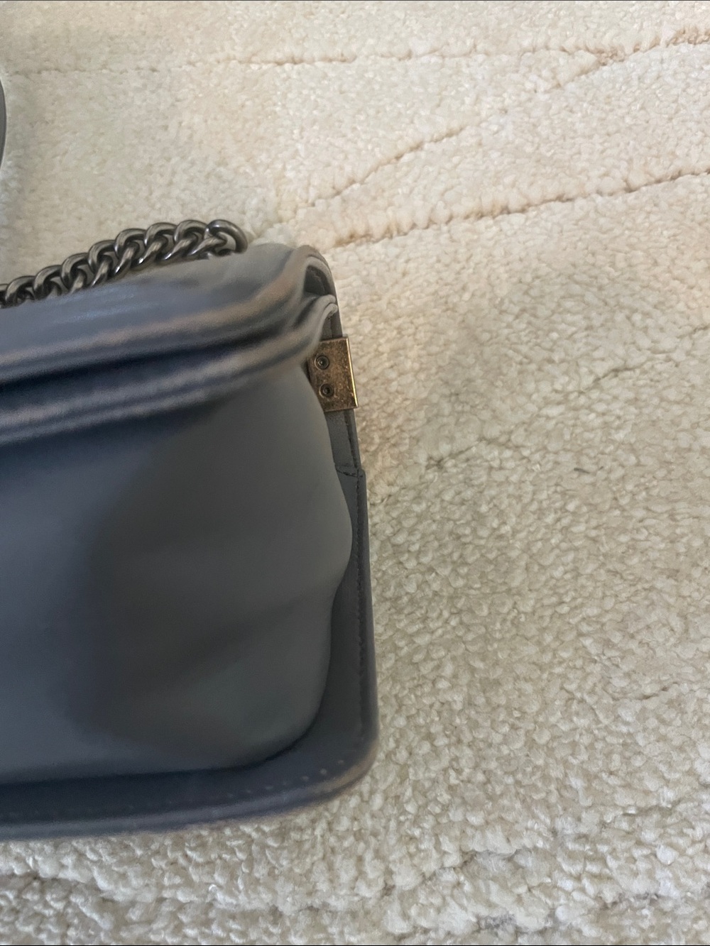 Gray quilted bag distressed crossbody and shoulder silver hardware - Picture 5 of 12